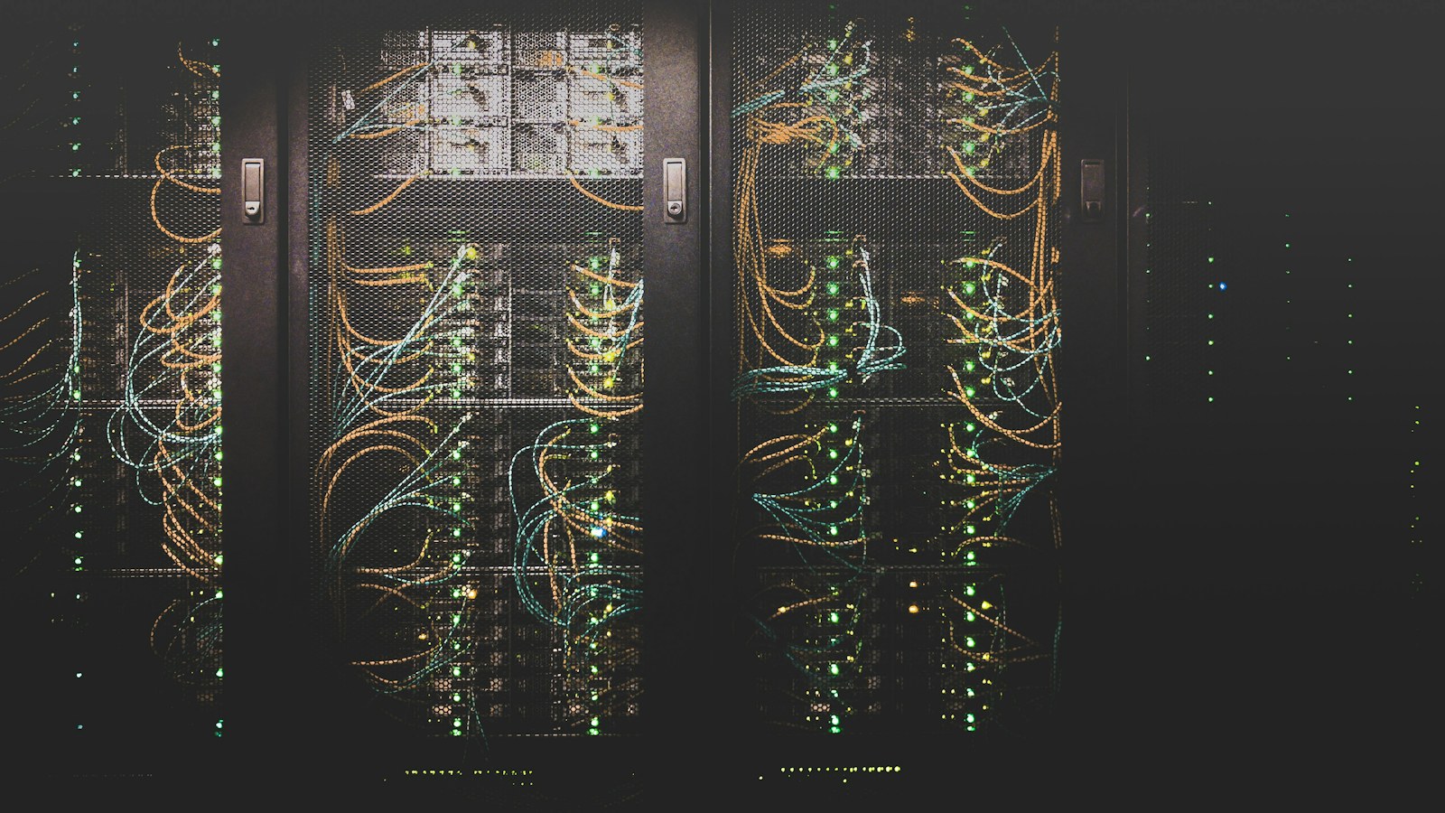 Stargate UAE Begins Phase One: A 1GW AI Compute Cluster Comes Online